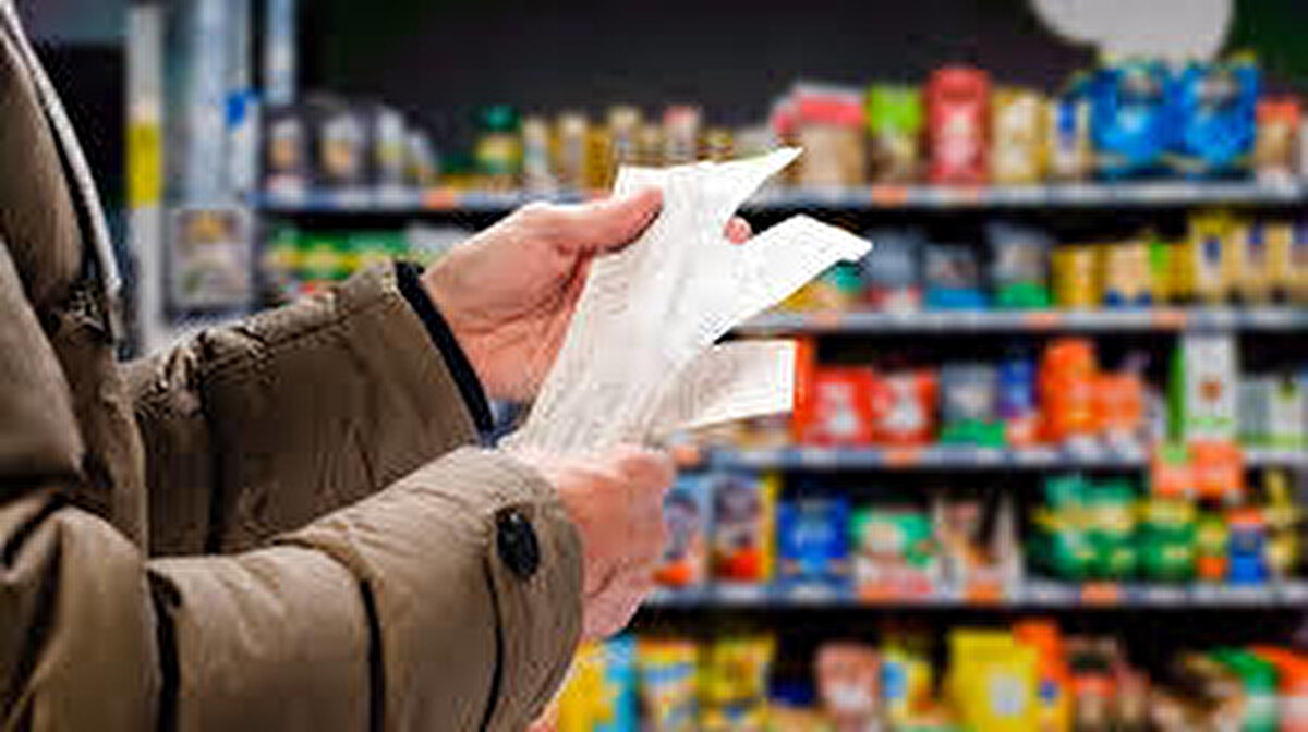 MERKEZ BANKASI’NIN 2025 ENFLASYON TAHMİNİ<br><br>Türkiye Cumhuriyet Merkez Bankası’nın (TCMB) Kasım ayı Piyasa Katılımcıları Anketi, yıl sonu enflasyon beklentilerindeki güncellemeyi ortaya koydu.