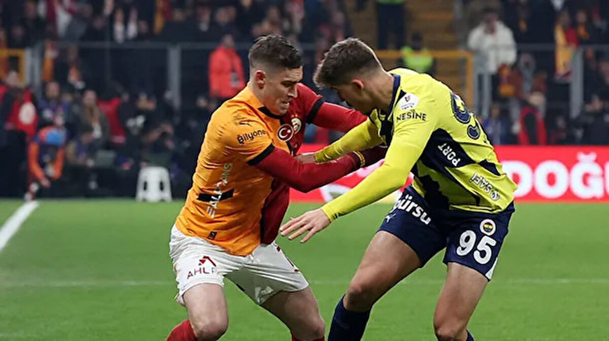 Fenerbahçe–Galatasaray derbisinin VAR hakemi Ali Şansalan oldu. Peki, Ali Şansalan kimdir, kaç yaşında, nereli ve hakemlik kariyerinde hangi maçlarla öne çıktı? Şansalan’ın hakemlik tarzı ve tarafsızlık durumu merak ediliyor.