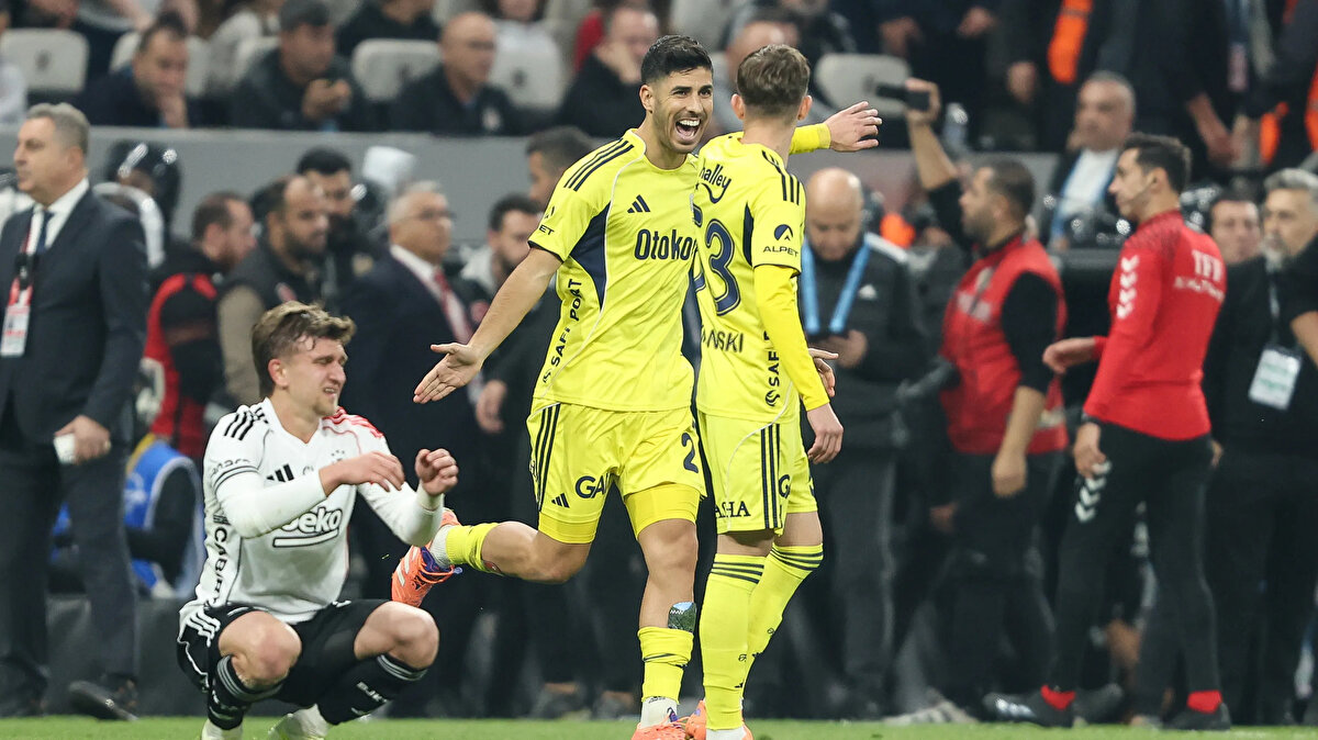 İlk kez sahaya çıktığında İspanyol futbolunun gözdesiydin...<br><br>Birçok nedenden dolayı önemli bir dönüm noktasıydı. Birincisi, dünyanın en büyük kulübü olan Real Madrid'deydim. İkincisi, yaşımdı.