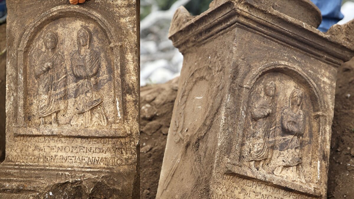 Fethiye Müzesi'ne getirilmesinin ardından konservasyon sürecine alınan Roma dönemine ait mezar steli, envantere kaydedildikten sonra sergi alanında ziyaretçilere açık olacak. Eserin bulunduğu alan için ayrıca sit alanı önerisi yapıldı ve güvenlik önlemleri artırıldı.