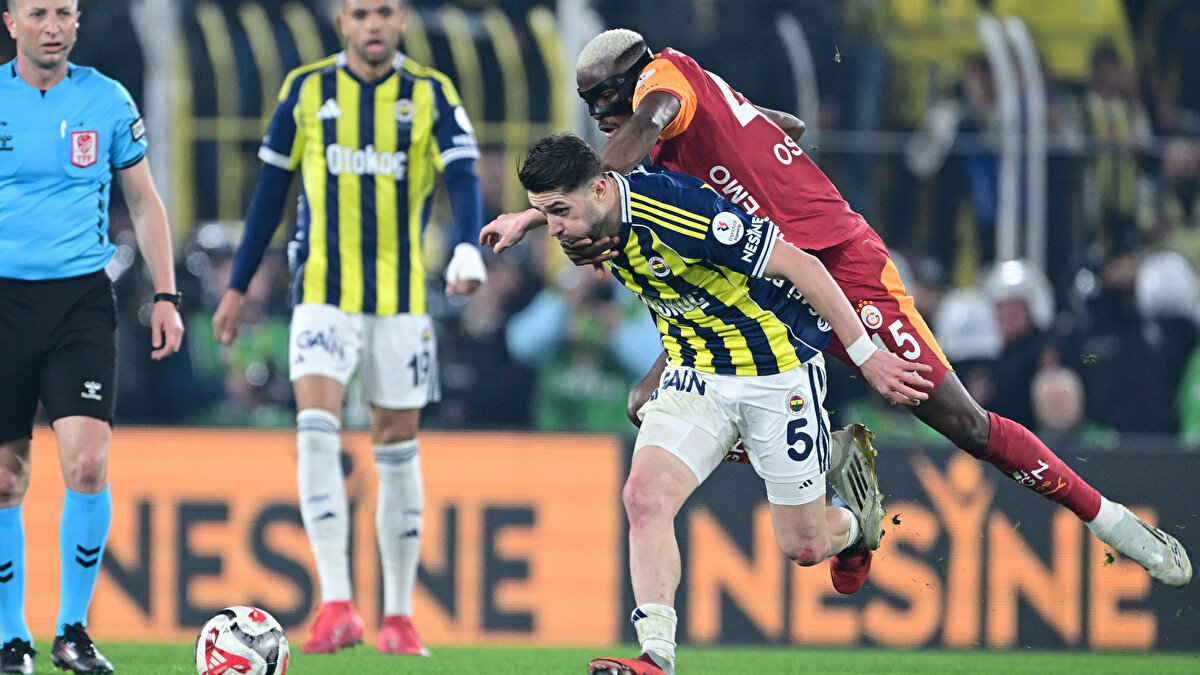 Maçın devre arasında Erman Toroğlu, Ekol TV'de penaltı pozisyonunu değerlendirdi: