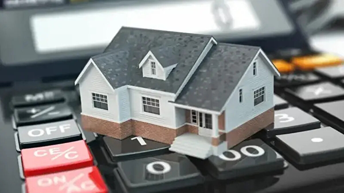 Türkiye genelinde emlak vergisinin ikinci taksit ödemeleri için belirlenen süre bugün sona eriyor. Konut, iş yeri ve arsa sahiplerinin yıl içinde iki kez yaptığı zorunlu ödeme, 1 Aralık mesai bitimine kadar gerçekleştirilebilecek. Sürenin dolmasıyla birlikte ödeme yapmayanlar gecikme cezası ile karşılaşacak.