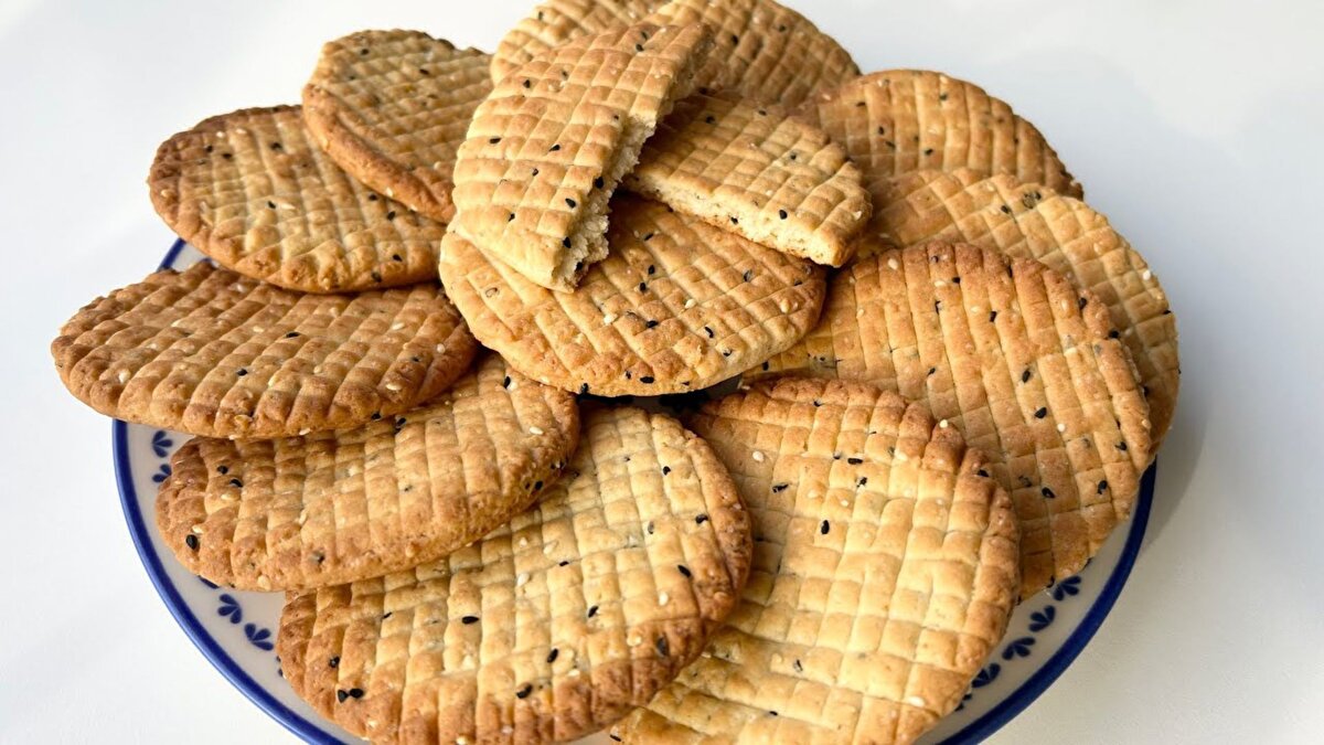 Bakan Yumaklı paylaşımında, “Kahramanmaraş’ın asırları aşan lezzetleri sınırları da aşmaya devam ediyor. Maraş Çöreği, Çağlayancerit Cevizi ve Maraş Tarhanası’ndan sonra AB tarafından tescillenen bir başka Kahramanmaraş lezzeti oldu” ifadelerine yer verdi.