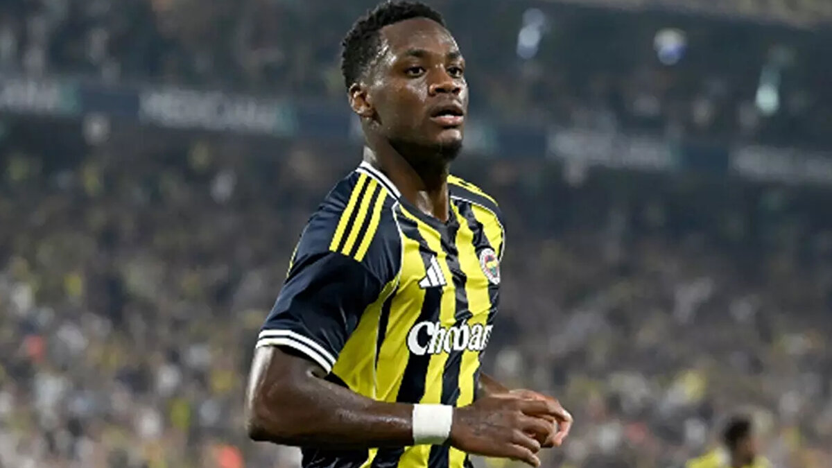 DURAN HAYAT ÖPÜCÜĞÜ<br><br>Fenerbahçe, maçın son dakikalarına 1-0 geride girerken, oyuna sonradan giren Jhon Duran 90+5. dakikada attığı kafa golüyle skor 1-1'e geldi. Bu golden 2-3 dakika sonra karşılaşam sona erdi ve derbide kazanan çıkmadı. 