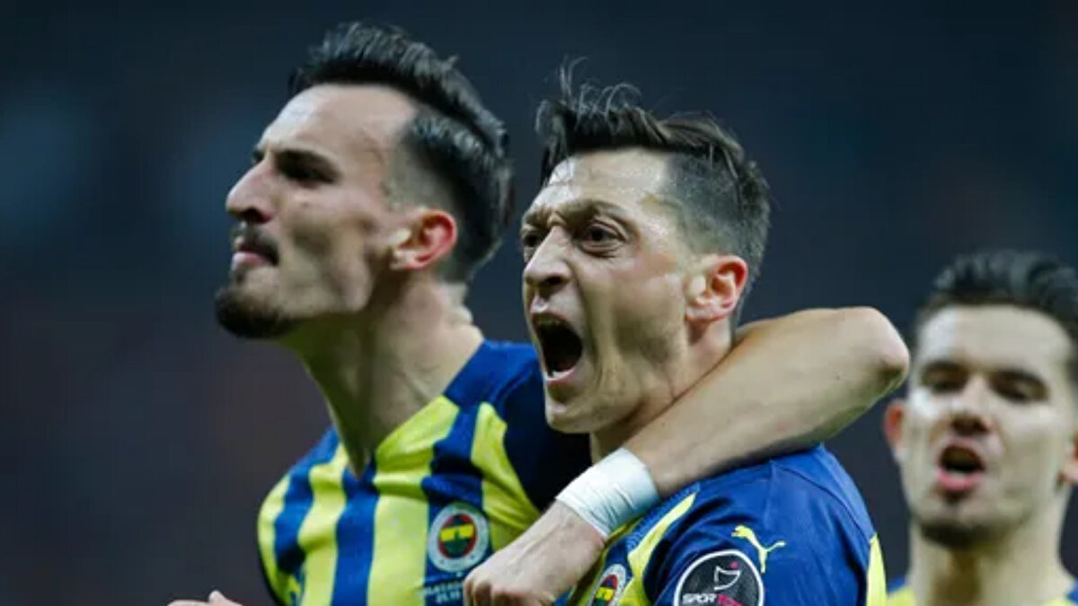 21.11.2021<br>Galatasaray: 1 - Fenerbahçe: 2 (Lig)