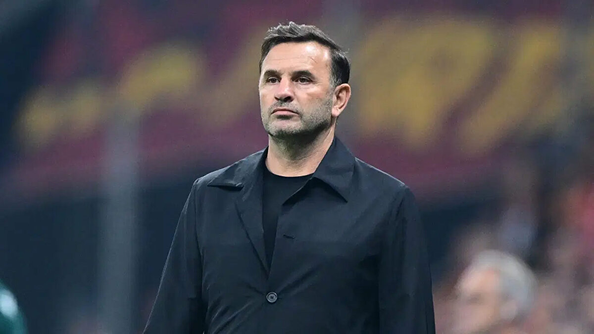 "CANIMIZI ZOR KURTARDIK"<br><br>"Maçla ilgili kendimizi hiç yormayalım. Bugün yaşananları herkes gördü. Saha içinde yaşananları herkes gördü. Maçı çok fazla değerlendirecek bir durum yok. Canımızı zor kurtardık. Kazım'ın gözü kör oluyordu. İki oyuncumuzun ayağı kırılabilirdi. Canımızı, ayağımızı, vücudumuzu kurtardığımız için şükredeceğiz. Kimse unutmasın, biz de Galatasaray'ız."