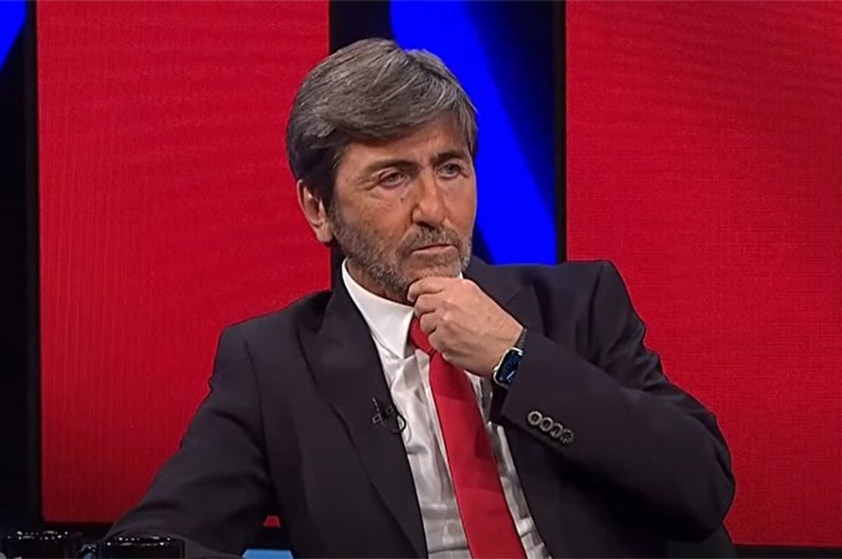 "Kalabalığın arasında 20 milyon Euroya kiralanmış bir oyuncu varsa, anlık dikkatsizliğinizle bir anda 1-0'lık skor tabelası değişir. Aslında tribünler; takımla, oyunla, skorla susturulmuştu. Anlık dinamikler sonucu belirledi."