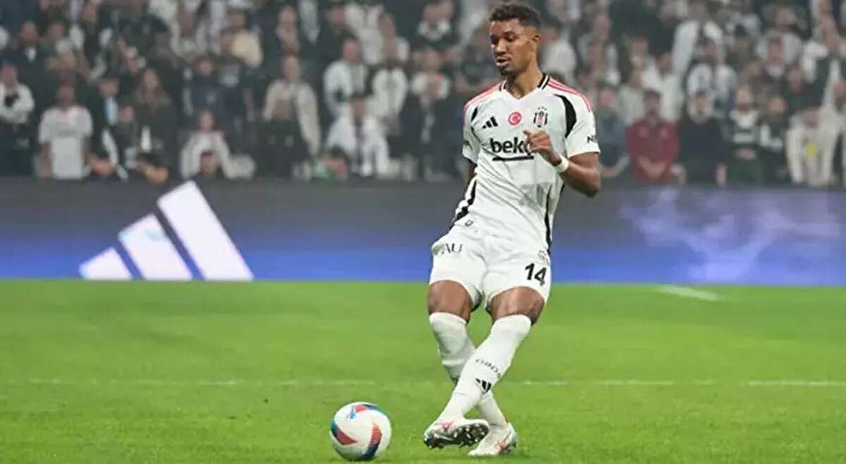 YÖNETİM SICAK BAKIYOR<br><br>Beşiktaş'ta yönetimin de oyuncunun bu isteğine olumlu yaklaştığı söylendi.