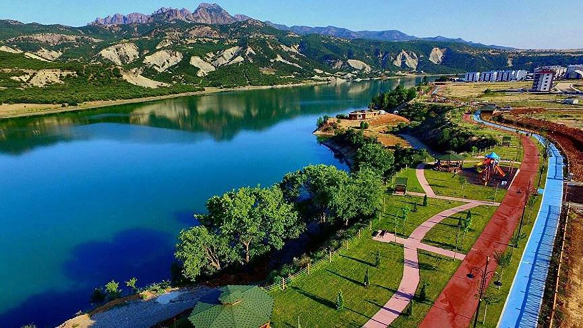 TUNCELİ BİRİNCİ SIRADA<br><br>Türkiye'de en uzun yaşam süresine sahip il Tunceli oldu. Tuncelide kadınların ortalama yaşam süresi 84,1 yıl olarak ölçülürken, erkeklerin 77 yıl olarak kaydedildi. Ortalama yaşam süresi ise 80,3 yıl oldu.