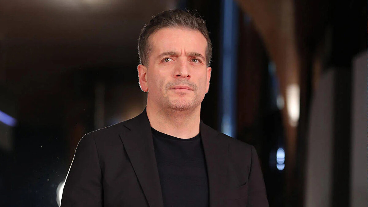 Yakın çevresinden alınan bilgiye göre divertiküler kanama geçirdiği anlaşılan ünlü sanatçıya hemen gereken müdahaleler yapıldı. Tedaviye olumlu cevap veren Cemcir'in bugün yoğun bakımdan çıkarılması bekleniyor.