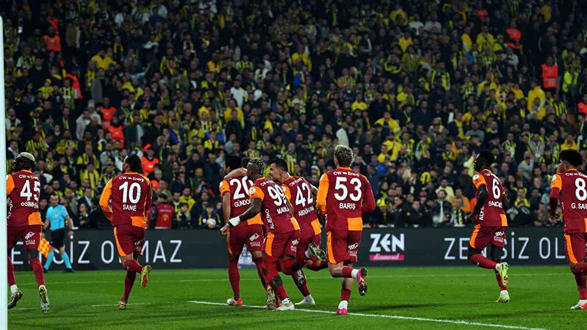 "Sane'nin vuruşuyla gelen gol G.Saray'ın Kadıköy'de daha güvenli, yardımlaşması ön planda bir oyun ortaya koymasını sağladı. Osimhen, belki çok fazla etkili değildi ama sürekli hareket halinde olduğu için F.Bahçe defansının çok fazla öne çıkmasını engelledi. Hakem Yasin Kol, ilk yarıda başarılıydı ama ikinci yarı oyunun kontrolünü elinden kaçırdı."