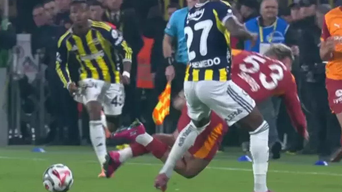 SEMEDO'NUN BARIŞ'A MÜDAHALESİ FAUL MÜ?<br><br>Bülent Yıldırım: Pozisyon öncesinde daha net bir faul vardı. Bu pozisyona çaldı. Bir sorun yok benim açımdan.<br><br>Bahattin Duran: Bence de Semedo'nun hareketi faul. Doğru tespit etmiş ve beklemiş hakem. Sonrasında da başlamış oyun.<br><br>Deniz Çoban: Evet sol eliyle çekip düşürüyor. Bence de faul vardı.