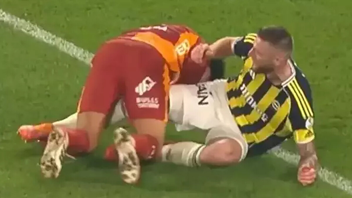 SKRINIAR'IN SARA'YA YAPTIĞI DİĞER HAREKET<br><br>Bülent Yıldırım: Net faul, ardından yerdeki ikili mücadelede bir itme var, vurma söz konusu değil. Bir faulün kaçtığı net.<br><br>Deniz Çoban: Net faul, yine bir faul atlanmış. Skriniar'ın yaptığı ise sportmenlik dışı.<br><br>Bahattin Duran: Bir vurma yok, kalkarken itmesi var ancak vurmuyor. İlk hareket ise kesin faul.<br>