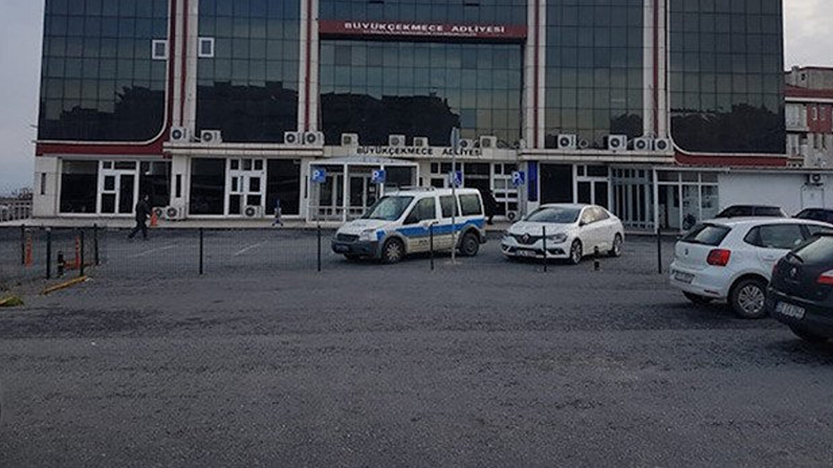 Çalınan eşyalar arasında 9.906 gram altın, 49 Reşat altın, 438 kolye, 66 gram küpe, 5 kilo külçe altın, 7 altın arma, 167 tam altın, 606 bilezik, 1.477 gram bilezik, 376 yarım altın, 1.328 çeyrek altın, 40 Cumhuriyet altını, 2.701 gram altın takı, 487 Ata altın, 6 Gremse altın ve 50 kilo gümüş yer alıyor. Altınların piyasa değeri yaklaşık 146 milyon TL, gümüş ise 3,9 milyon TL olarak hesaplandı.