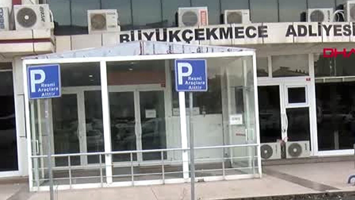 Yapılan araştırmalarda, emanette görevli bir hizmetlinin 19 Kasım’da Londra’ya gittiği ve kayıp altın ile gümüşü yurt dışına götürmüş olabileceği tespit edildi.