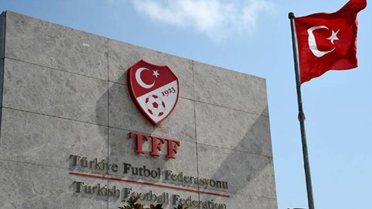 1- KOCAELİSPOR Kulübü’nün 28.11.2025 tarihinde oynanan KOCAELİSPOR-GENÇLERBİRLİĞİ Trendyol Süper Lig Mehmet Ali Yılmaz Sezonu müsabakasındaki “çirkin ve kötü tezahüratı” nedeniyle Futbol Disiplin Talimatı’nın 53. maddesi uyarınca ve “merdiven boşluklarının boş bırakılmaması” nedeniyle Futbol Disiplin Talimatı’nın 49. maddesi uyarınca PFDK'ya sevkine karar verilmiştir.