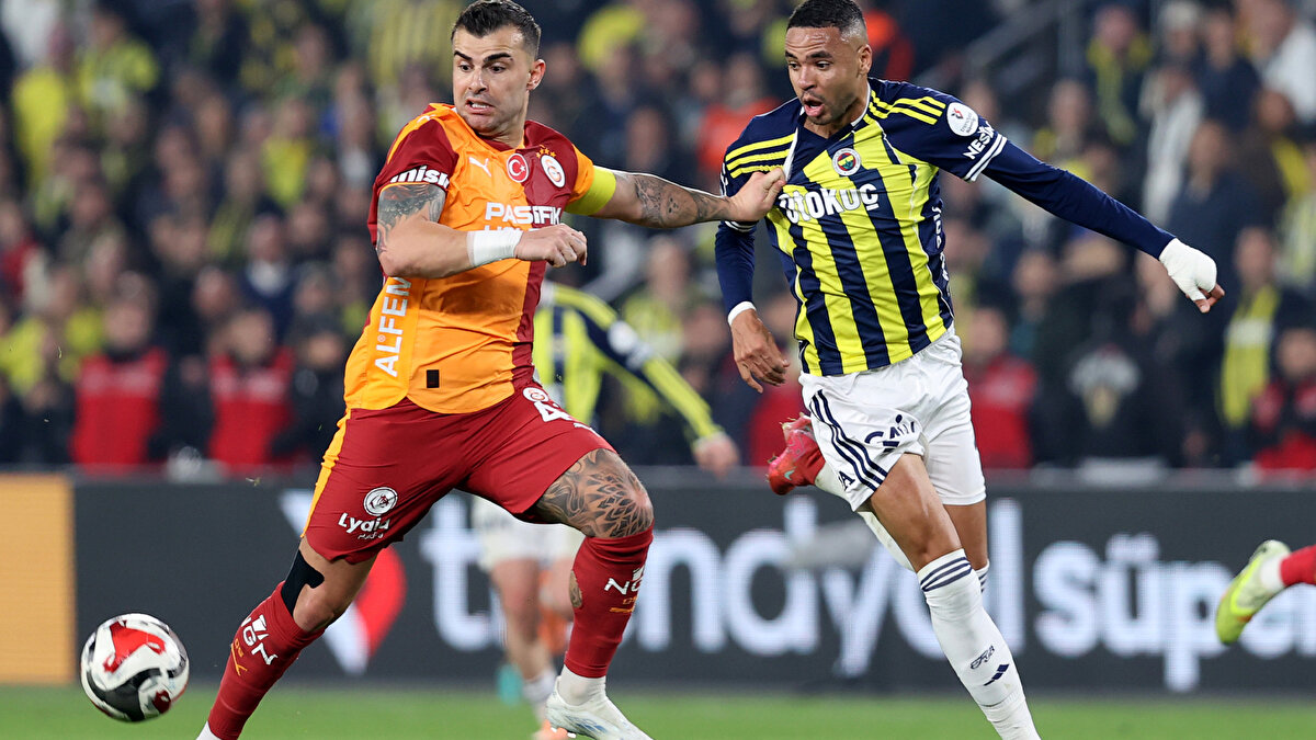 EN-NESYRI PROTESTO EDİLDİ<br><br>Fenerbahçe'de son maçlarda formsuz olması sebebiyle eleştirilerin hedefinde olan En-Nesyeri, 63. dakikada oyundan çıkarken taraftar tarafından ıslıklanarak protesto edildi.