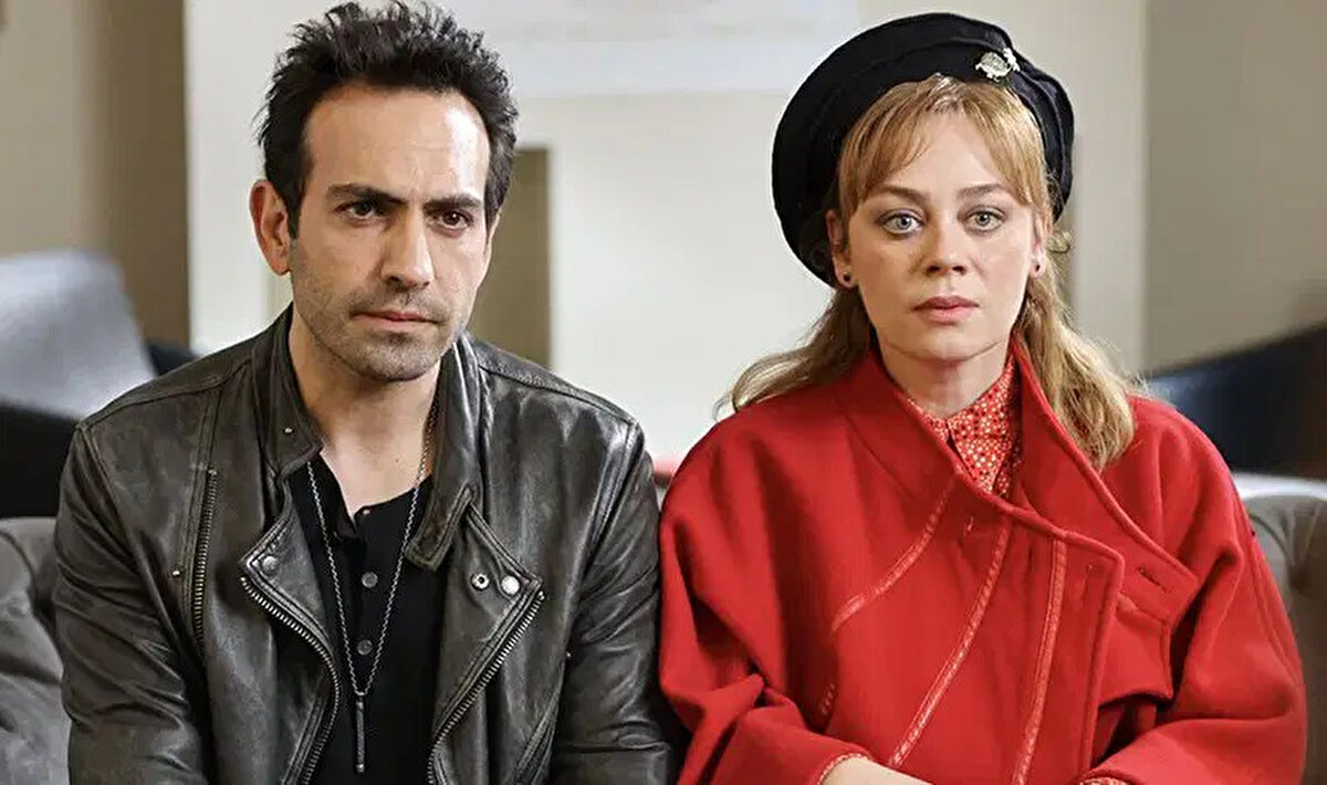 2 ARALIK SHOW TV YAYIN AKIŞI<br>Bahar'ın olmadığı 2 Aralık Salı akşamı Show TV'de neler var? İşte güncel yayın akışı:<br><br>18:45 - Show Ana Haber<br><br>20:00 - Rüya Gibi (Yeni Dizi - 1. Bölüm)<br><br>00:15 - Siyah Kalp (Tekrar)<br><br>02:45 - Sandık Kokusu (Tekrar)