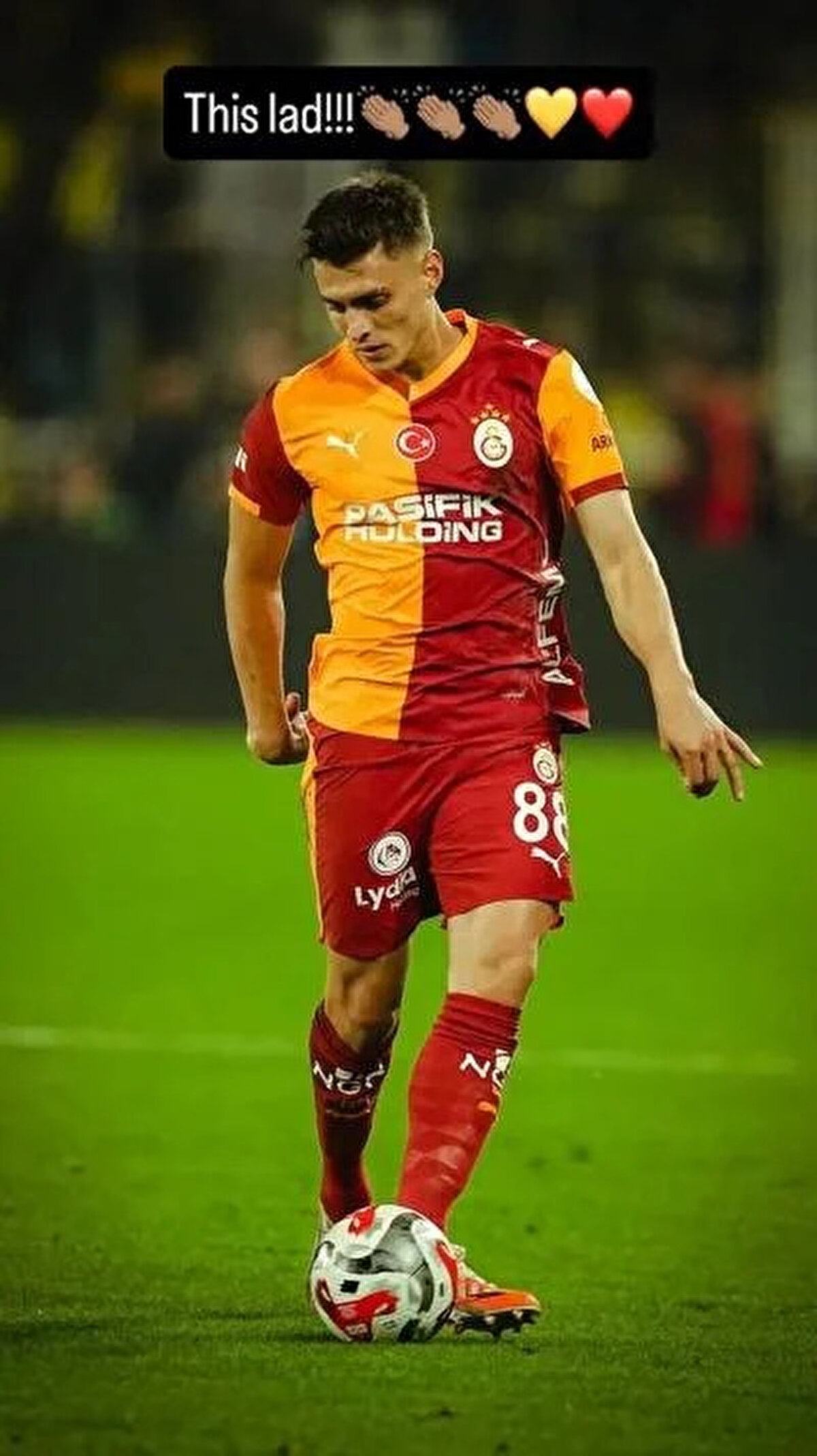 26 yaşındaki yıldız, Kazımcan Karataş için "Bu delikanlı" ifadesini kullandı.