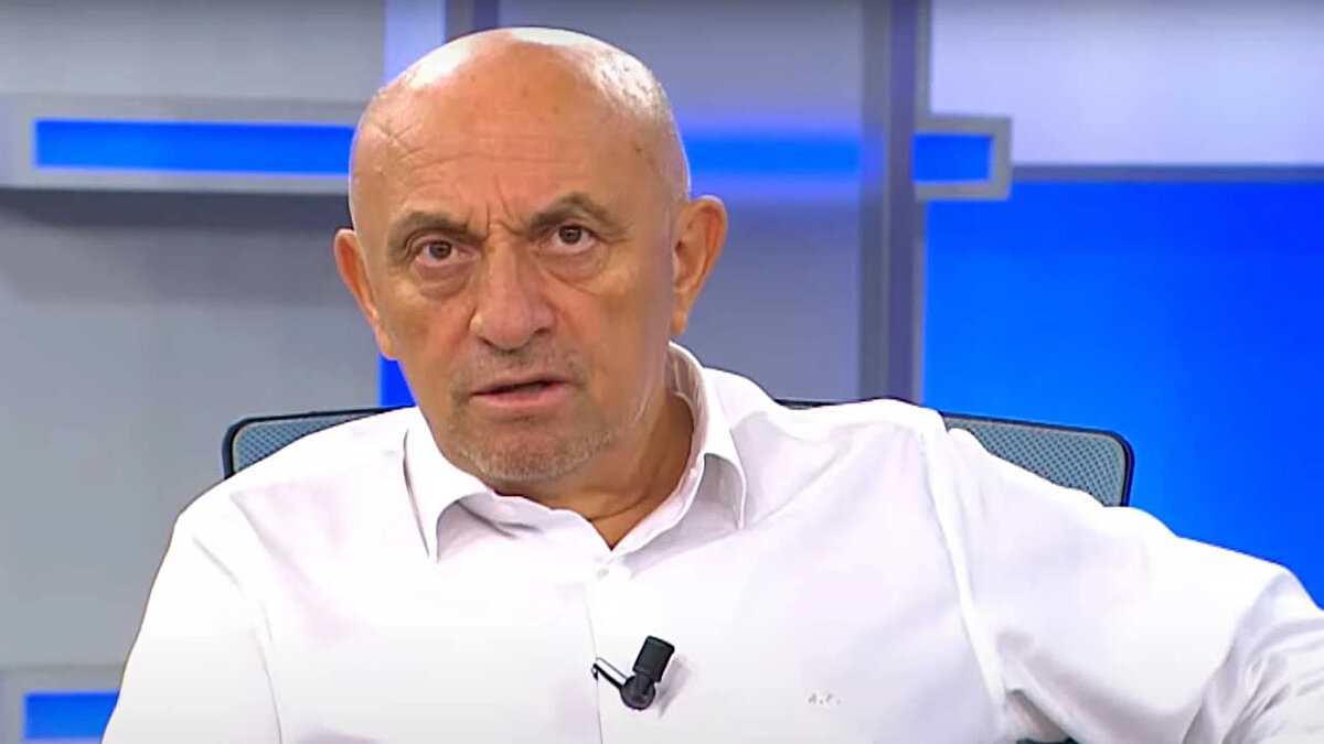 "Risk almadan nasıl kazanacaksınız kardeşim teknik. Okkan Buruk istediğini aldı. Okkan Buruk'un istediği bir puan. Bu şartlarda o stattan o stattan bir puanla çıkmak büyük avantaj."