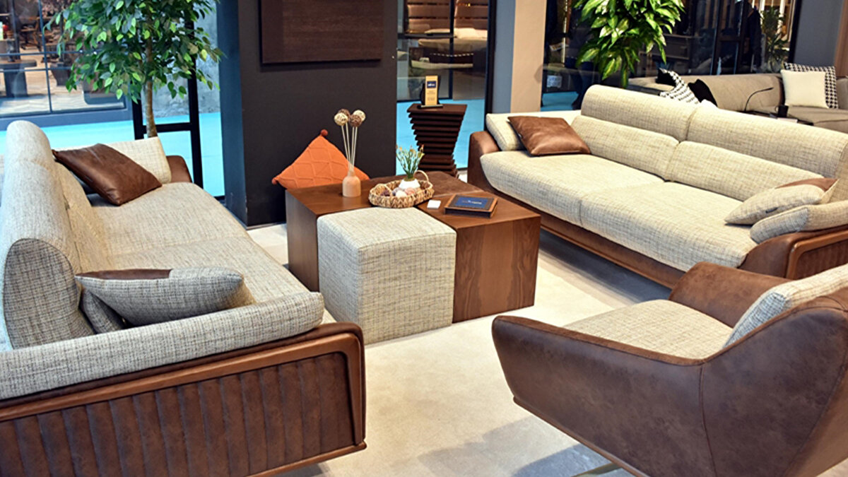 Bünyesinde American Signature Furniture ve Value City Furniture gibi bilinen markaları barındıran şirket, faaliyet gösterdiği 17 eyaletteki bazı mağazalarını kapatma kararı aldı.