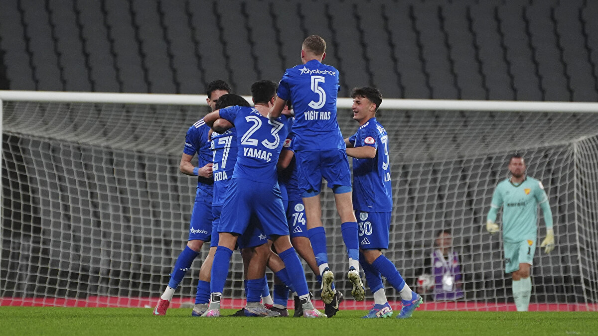 Stanimir Stoilov'un talebeleri şok yaşayarak kupaya veda etti.