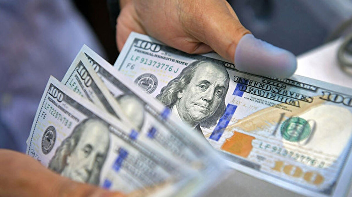 Toplantı Tarihi ve Karar Saati<br>FED takvimine göre FOMC, 9–10 Aralık 2025 tarihlerinde toplanacak. Faiz kararı ise 10 Aralık Çarşamba günü Türkiye saatiyle (TSİ) 21.00’de açıklanacak. Kurulun açıklayacağı 2026 projeksiyonları ve yeni dot-plot tablosu, küresel piyasalarda yön tayin edici olacak.