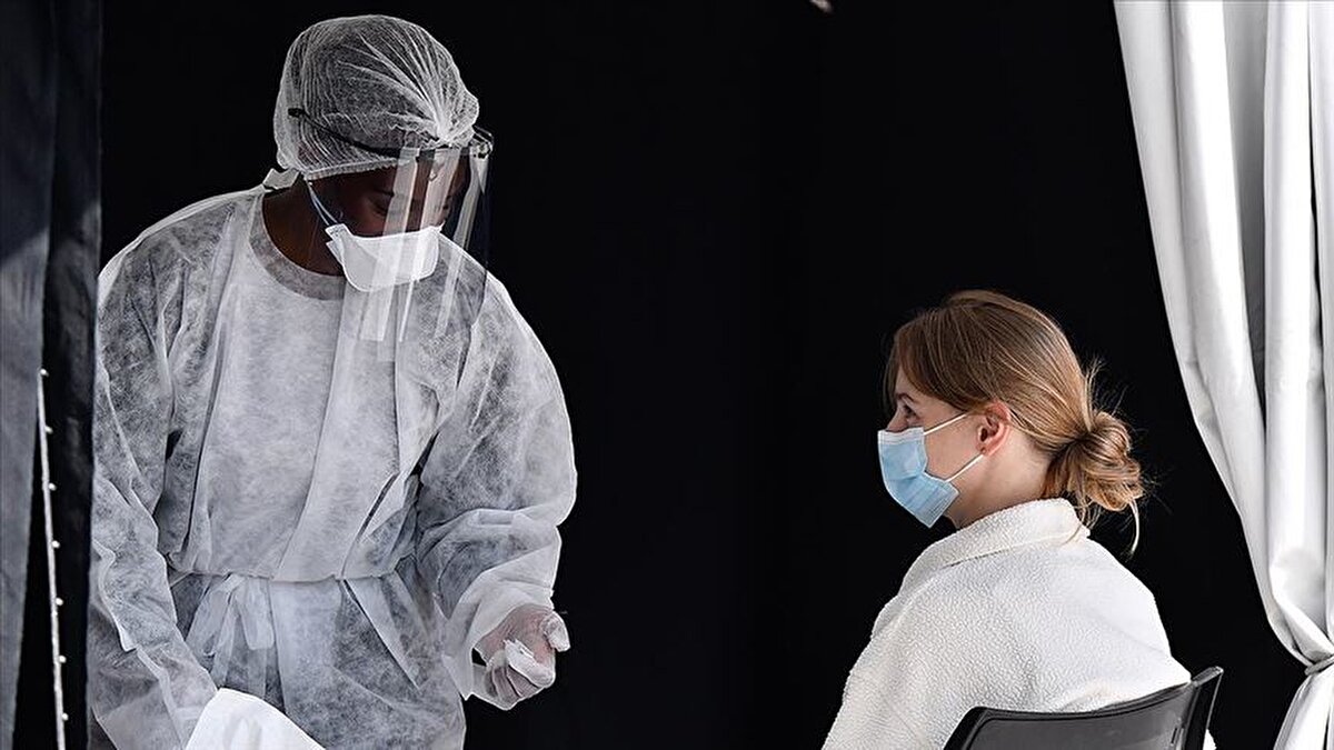 Grip vakalarında belirgin artış: Yeni varyant etkili<br><br>İspanya’nın başkenti Madrid başta olmak üzere birçok bölgede grip vakalarının geçen yılın aynı dönemine göre üç kat artmış durumda olduğu bildirildi. Sağlık yetkilileri, bu hızlı yükselişte özellikle çocuklar arasında görülen "Subklade K" adlı yeni grip varyantının etkili olduğuna dikkat çekti.