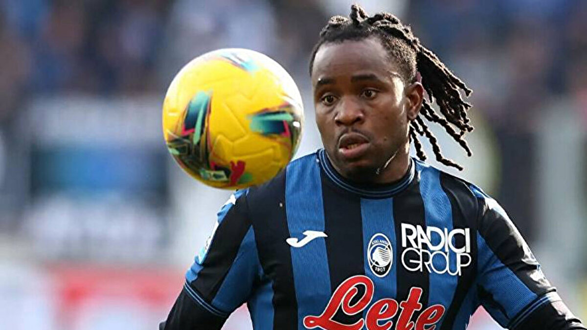 Oyuncunun mutsuzluğunu fırsat bilen Galatasaray yönetimi, transfer yarışında öne geçmek için stratejik bir hamle yaptı. Atalanta kulübünün de yıldız oyuncunun ayrılığına yeşil ışık yaktığı belirtiliyor.