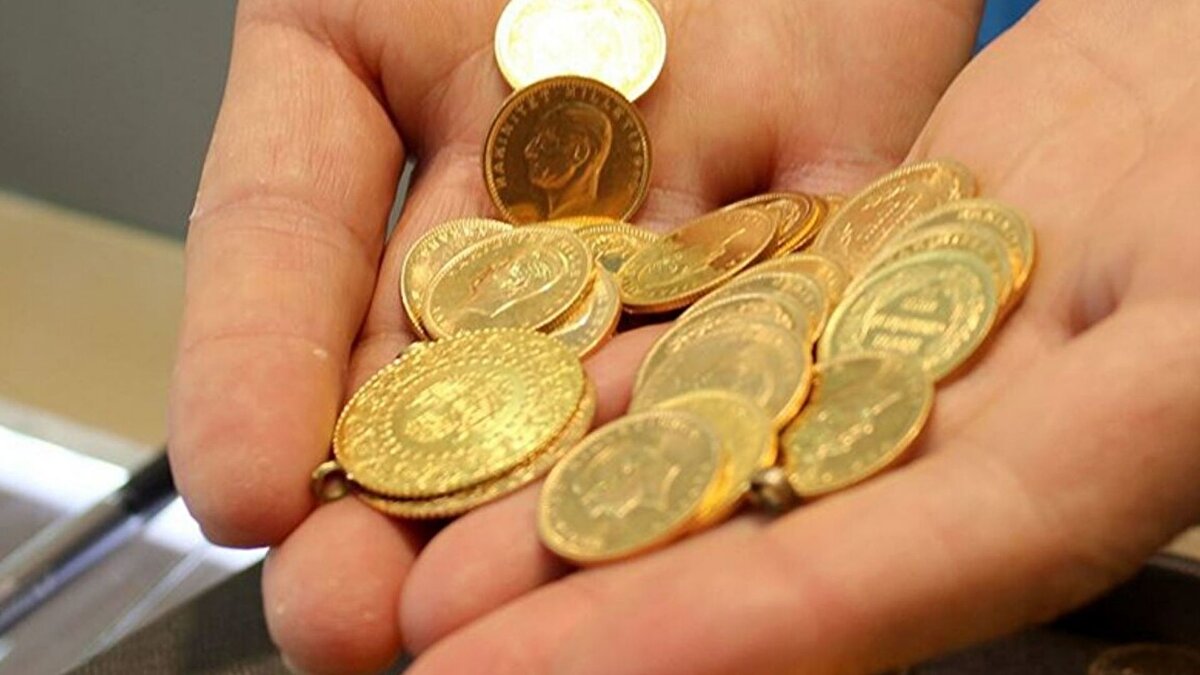 Analist, yaklaşan faiz kararında 100 baz puan artış beklentisini dile getirdi. Rusya-Ukrayna cephesinden olası barış haberlerinin piyasaları olumlu etkileyebileceğini belirten Memiş, kısa vadeli al-sat yapan yatırımcıların riskli durumda olduğunu ve 2026’da da kayıplar yaşayabileceğini ifade etti.