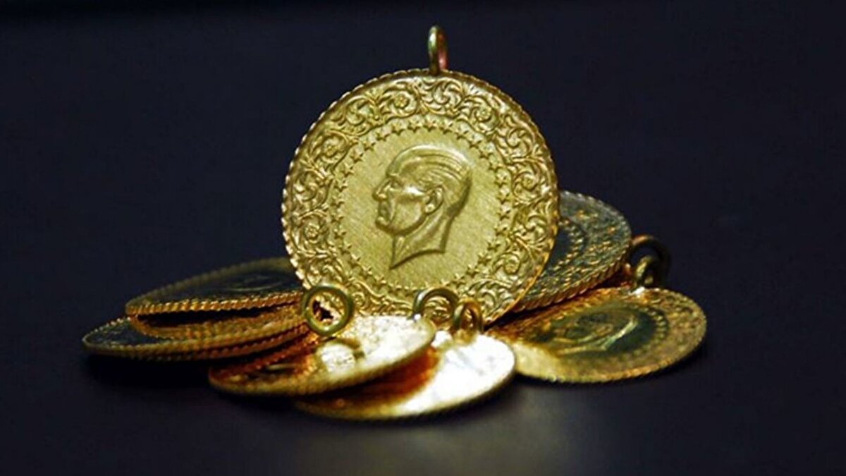 Gram altın hedefi ve alım fırsatları<br><br>Gram altın için Memiş, 5500–8000 TL bandını ana hedef olarak açıkladı. Küresel piyasalarda öngörülemeyen gelişmeler yaşanması durumunda gram altının 8000 TL’yi aşabileceğini söyledi. Dolar/TL’deki yükselişin gram altını destekleyeceğini belirten Memiş, 5700 TL altını ise alım fırsatı olarak nitelendirdi.