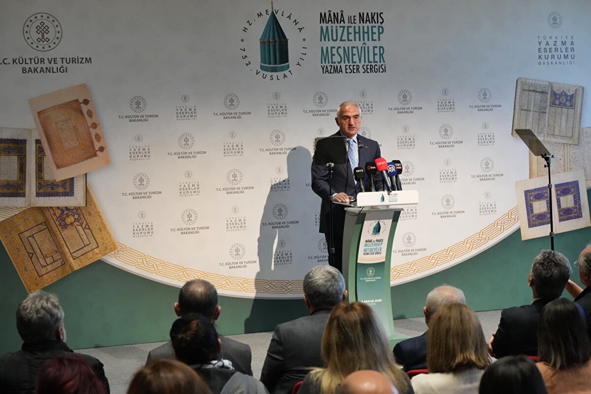 Mevlânâ’nın vefatının 752’nci yılı kapsamında düzenlenen Şeb-i Arus programları çerçevesinde, Türkiye Yazma Eserler Kurumu’nun hazırladığı “Mana ve Nakış: Müzehhep Mesneviler Sergisi” İstanbul Rami Kütüphanesi’nde ziyaretçilerini ağırlamaya başladı. Açılış törenine katılan Kültür ve Turizm Bakanı Mehmet Nuri Ersoy, sergide yer alan Mesnevî nüshalarının çeşitliliği ve sayısının dünya ölçeğinde ilk kez bir araya getirildiğini belirterek bunun Türkiye adına büyük bir kültürel başarı olduğunu ifade etti.