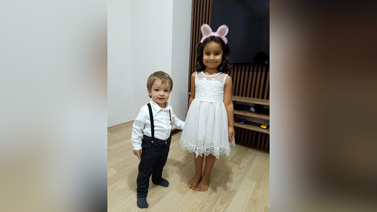 “Kapı aralıktı, köpek tartışmayı duyunca dışarı çıktı” iddiası<br><br>Olay anına ilişkin anlatımda, Erol’un annesi Ayşe Özbek ile çocukların annesi Belkız Öztürk’ün apartmanda karşı karşıya gelip tartıştıkları öne sürüldü. İfadeye göre, bu tartışma sırasında kapının aralık olması nedeniyle köpek dışarı çıkıp önce Belkız Öztürk’e yöneldi, ardından çocuklara saldırdı. Yaralanan çocuklardan Doğa taburcu edilirken, küçük kardeş Efe’nin tedavisinin devam ettiği bildirildi.