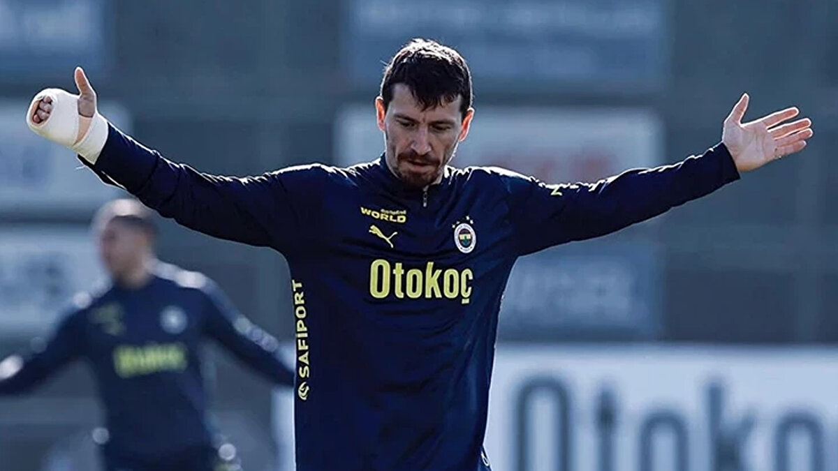 Türkiye bu sabah tarihi bir operasyona uyandı. İstanbul Cumhuriyet Başsavcılığı tarafından yürütülen bahis soruşturması kapsamında, aralarında aktif futbolcular, kulüp yöneticileri ve hakemlerin de bulunduğu 46 kişi hakkında gözaltı kararı verildi.