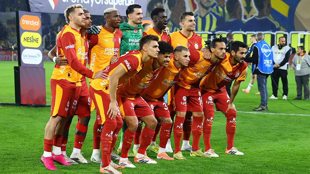 GALATASARAY-SAMSUNSPOR MAÇI NE ZAMAN, SAAT KAÇTA?<br><br>Galatasaray-Samsunspor maçı 5 Aralık 2025 Cuma günü saat 20.00’fde başlayacak.