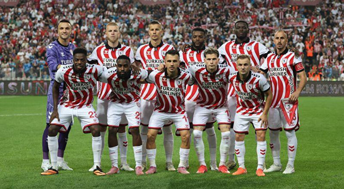 SAMSUNSPOR'UN MUHTEMEL 11'İ<br><br>Okan, Zeki, Borevkovic, Van Drongelen, Tomasson, Makoumbou, Soner, Emre, Holse, Musaba, Ndiaye.