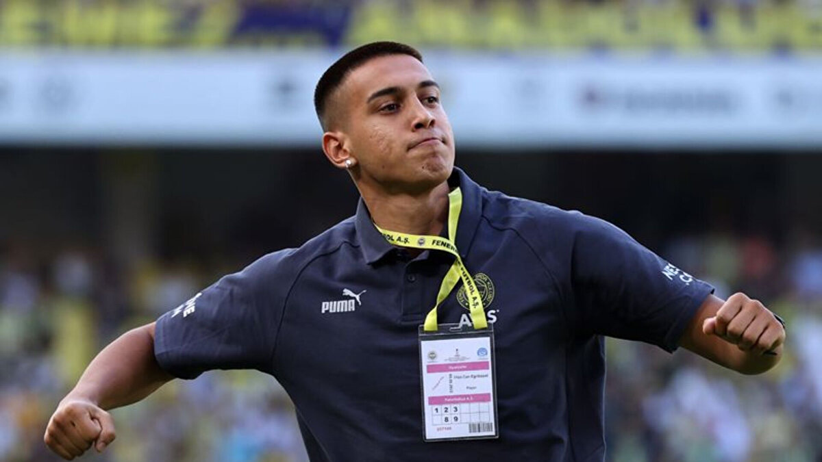 PLANDA GÖNDERİLMESİ VAR<br><br>Türkiye Gazetesi'nde yer alan habere göre, Sarı lacivertliler, Tarık'la yeni sözleşme yapmaya, İrfan Can'ı ise elden çıkarmaya hazırlanıyor.