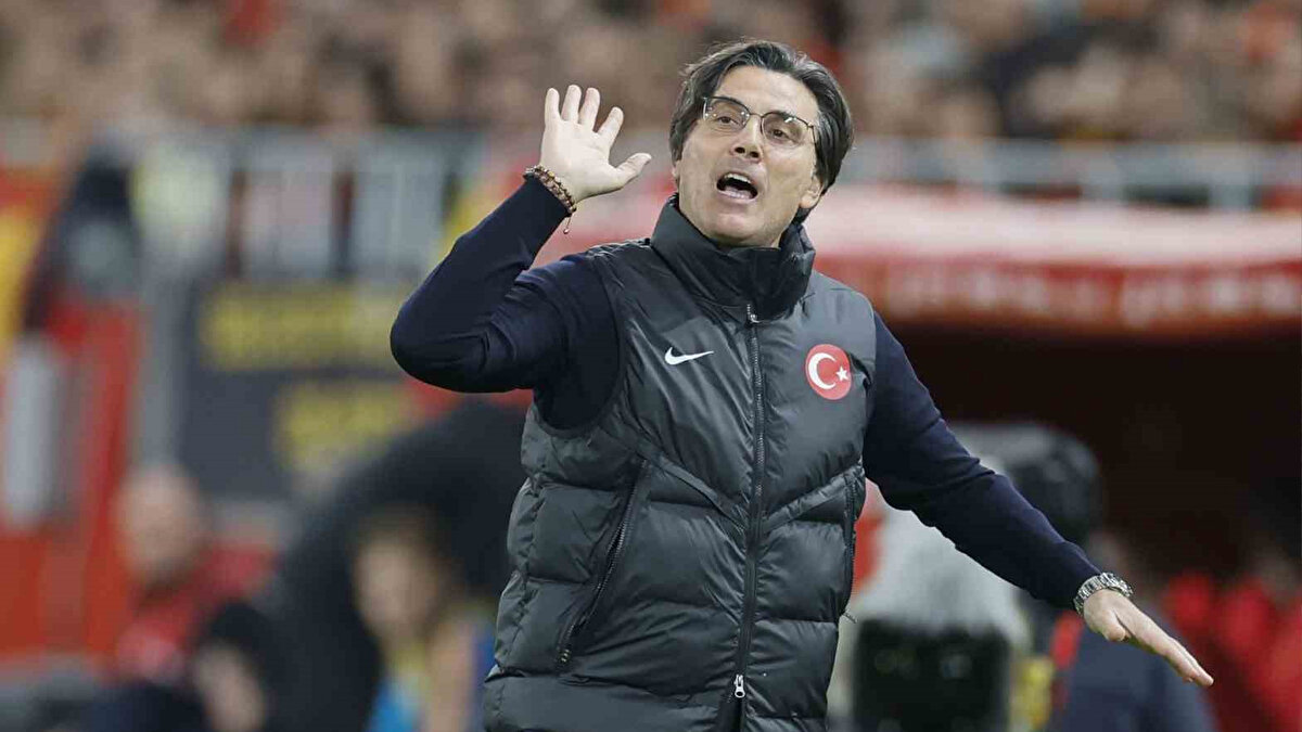 PLAY-OFF'TAKİ RAKİBİMİZ ROMANYA <br><br>A Milli Takımımız, play-offlarda yarı finalin Romanya ile eşleşmişti. Eğer bu karşılaşmayı geçtiğimiz taktirde, finalde Slovakya - Kosova maçının galibiyle deplasmanda karşılaşacak.<br><br>Yarı final maçları 26 Mart 2026, final karşılaşmaları ise 31 Mart 2026 tarihlerinde oynanacak.