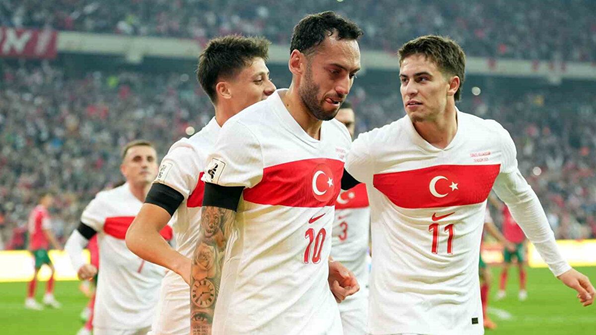 TÜRKİYE DÜNYA KUPASI'NDA HANGİ TORBADA? <br><br>Türkiye, finalde de rakibini geçtiği taktirde 2026 Dünya Kupası’na katılım için hak kazanacak ve 4. Torbada yer alacak. Bu da bizleri zor rakiplerin bekleyeceği anlamına geliyor.