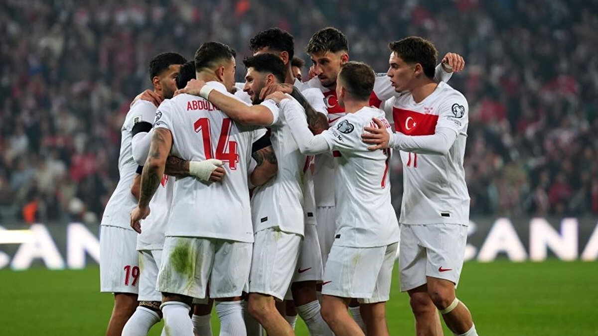 2026 Dünya Kupası’nda kura çekimi heyecanı yaşanıyor. Bugün çekilecek olan kurada, A Milli Takım’ın da turnuvaya katılması halinde rakipleri de belli olacak.<br>