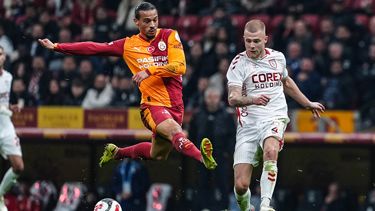 Trendyol Süper Lig’de 15. hafta heyecanı başladı. Açılış maçında lider Galatasaray, RAMS Park’ta sezonun formda takımlarından Samsunspor’u konuk etti.