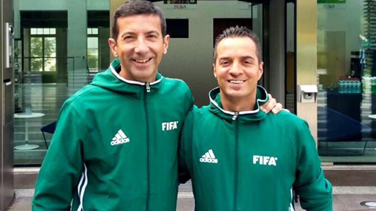 "Topun ele geldiğini hepimiz görüyoruz, sıkıntı yok. Ancak elle oynamanın ihlal olması için kriterler var. Vücudunu genişletti mi? Kazımcan'ın sağ eli doğal konumda, sol eli doğal olmayan konumda. Top elle vücut arasına sıkıştı. Benim için bu doğal konum. Kazımcan'ın sağ eli ve kolu mümkün olduğunca doğal konumda duruyor."