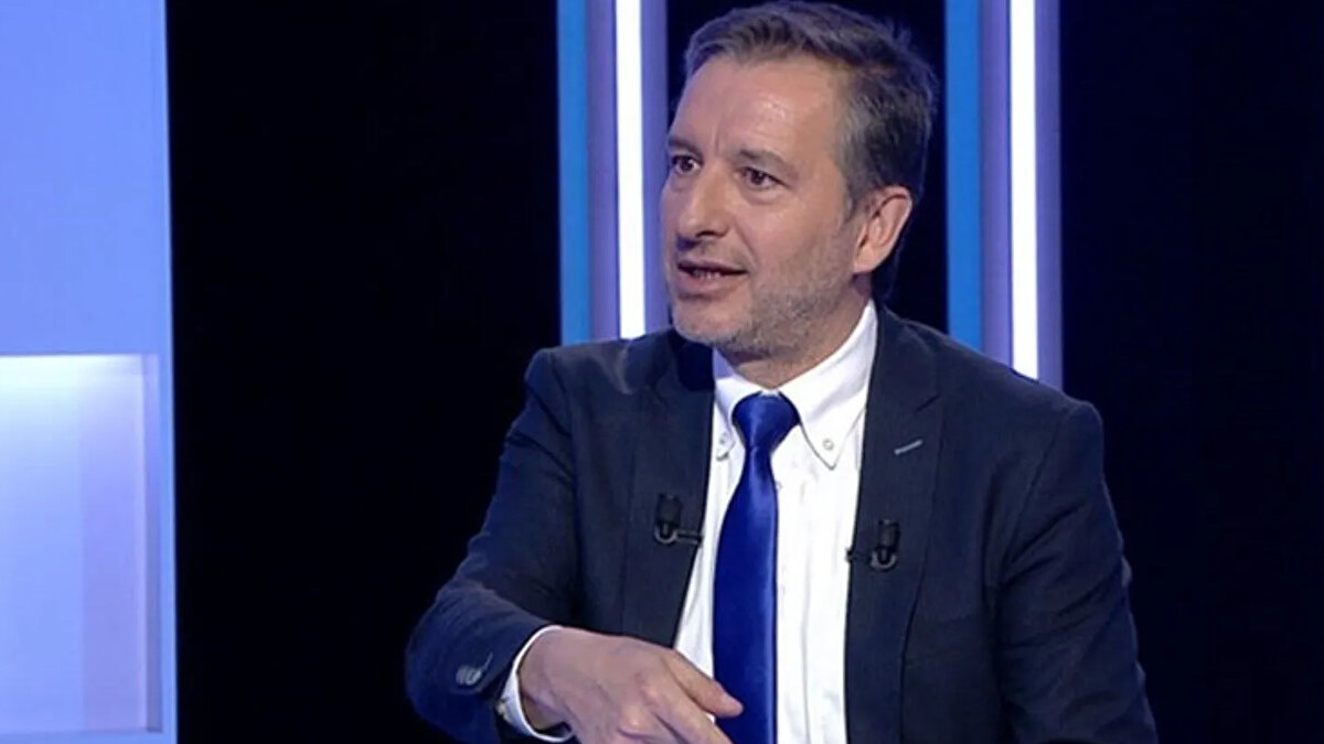 Maçın teknik analizinin bir anlamı kalmadığını belirten Yağcıoğlu, "Böyle şeyler canımı sıkıyor. Hiç kimsenin de bu akşam oyunu dinleyeceğini sanmıyorum. Tamamen son saniyelerdeki o pozisyona kilitlenmiş durumda tüm Türkiye" diyerek söze başladı.