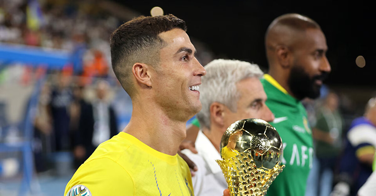 Teknoloji & Futbolun Kesiştiği Nokta<br><br><br>Bu gelişme, futbol dünyası ile teknoloji dünyası arasındaki çizgiyi yeniden netleştiriyor: Ronaldo, stadyumlar yerine teknolojik yatırım kararlarıyla gündeme geliyor.<br>Yatırımın kamuya duyurulması aynı zamanda, ünlü sporcuların kariyer sonrası planlarını sadece futbol sahalarıyla sınırlı görmediklerini, dijital dünyanın da içinde yer almak istediklerini gösteriyor.