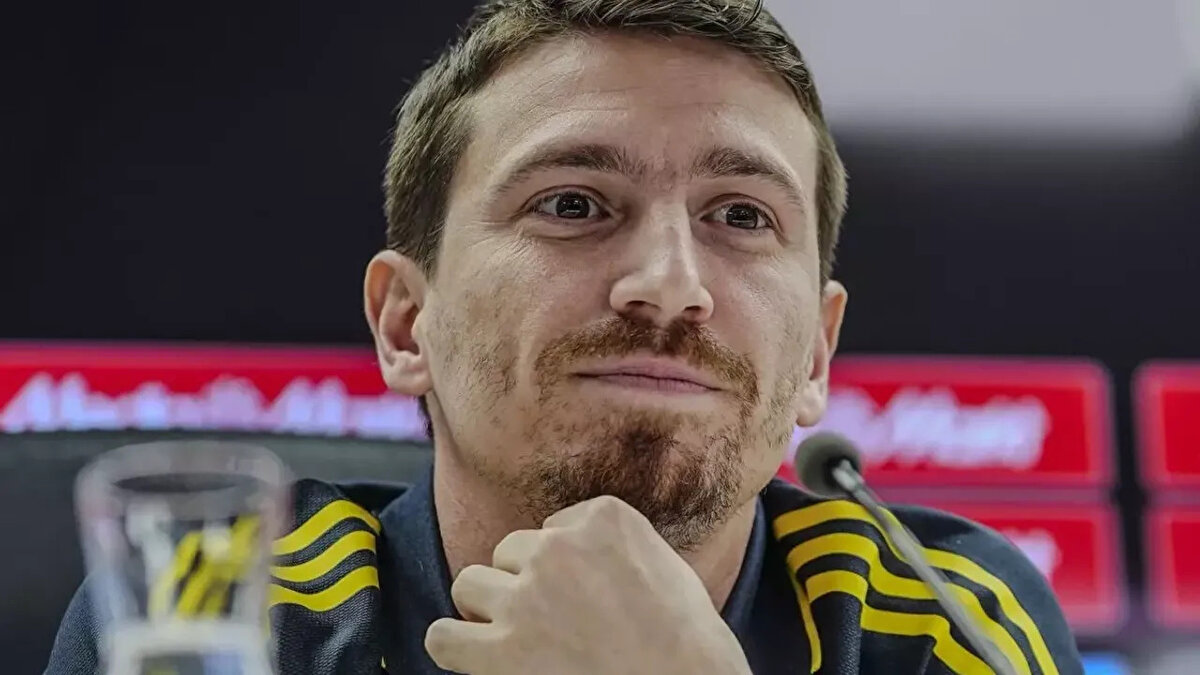 Mert Hakan Yandaş gözaltına mı alındı?<br><br>Futbolda yasadışı bahis ve şike soruşturması kapsamında 46 şüpheli hakkında gözaltı kararı çıkarıldı. Bu isimlerden 35’i gözaltına alındı ve sağlık kontrolünün ardından emniyete sevk edildi.