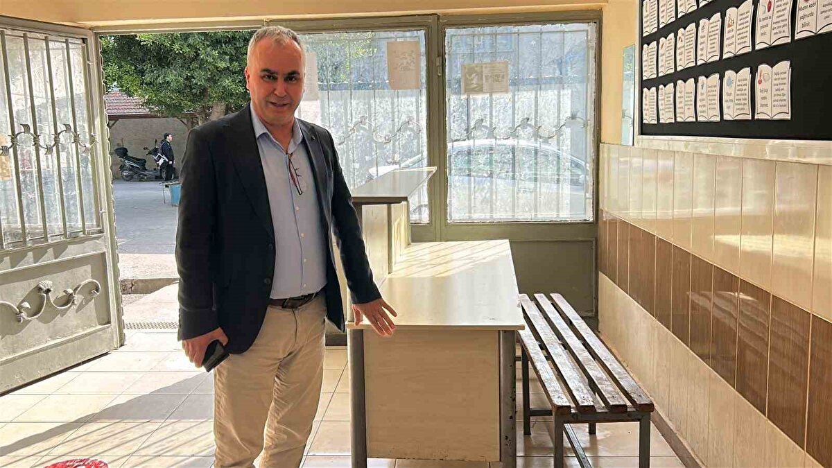 Bilgin, ödüllerin sadece temizlikle sınırlı kalmadığını, öğrencilerin geri dönüşüm konusunda da bilinçlendirildiğini ifade etti. Okulda yapılan diğer aktivitelerle öğrencilerin geri dönüşüm kutularına malzeme toplamaya başladığı ve çevreye duyarlılıklarının arttığı vurgulandı.