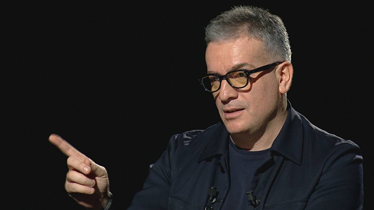 İyileşme süreci hızlandı<br>Doktorlar, iç kanamanın ciddiyetine rağmen Cemcir’in tedaviye hızlı yanıt verdiğini belirtiyor. Oyuncunun kısa yürüyüşlere başladığı, ek bir komplikasyon gelişmemesi halinde rehabilitasyon sürecinin de yakında tamamlanacağı kaydedildi.