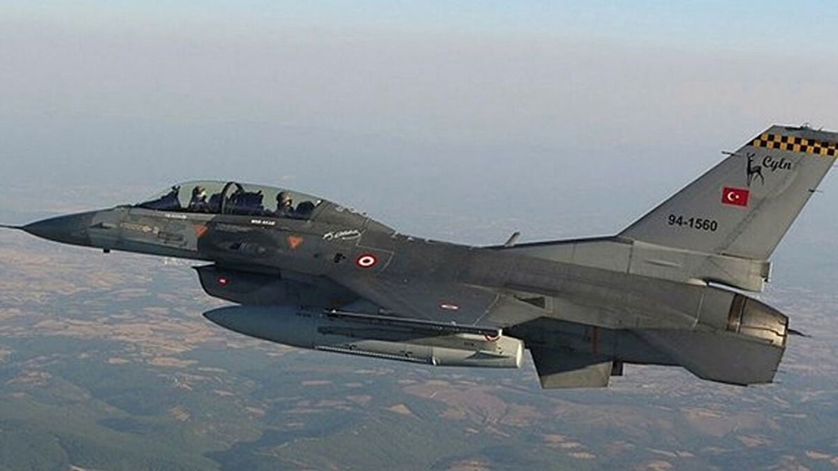 Aktif görevdeki F-16 modelleri<br><br>Envanterde Blok 30, Blok 40 ve Blok 50 modelleri bulunuyor. Ayrıca 165 uçak milli kabiliyetlerle modernize edilerek Blok 50+ seviyesine çıkarıldı. Bu modernizasyon, Türkiye'nin hava üstünlüğünü sürdürmesinde kritik rol oynuyor.