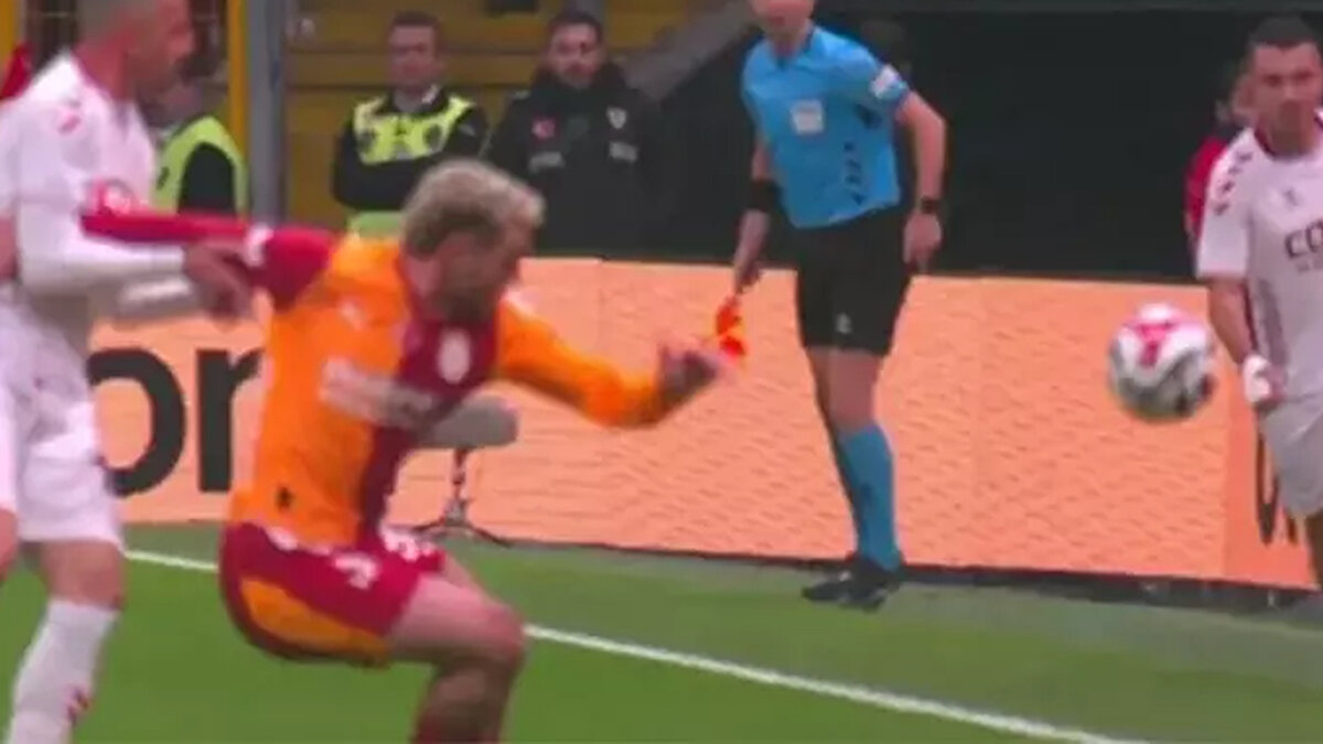 ZEKİ-BARIŞ MÜDAHALESİ<br><br>Deniz Çoban: Hakem faul vermedi ama hem faul hem kart çıkmalıydı.<br><br>Bülent Yıldırım: Barış Alper kurtulduktan sonra Zeki tutmaya devam etti, faul ve sarı kart.<br><br>Bahattin Duran: Faul ve sarı kart olmalıydı.<br><br>