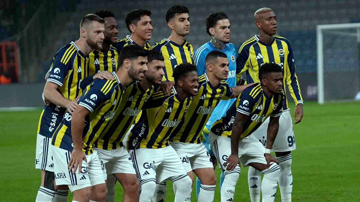 Trendyol Süper Lig'in 15. haftasında Fenerbahçe deplasmanda Rams Başakşehir ile 1-1 berabere kaldı. Maçın ardından spor yorumcusu Serdar Ali Çelikler, sarı-lacivertlilerin oyun planına dair eleştirilere savunma kurgusu üzerinden yanıt verdi.